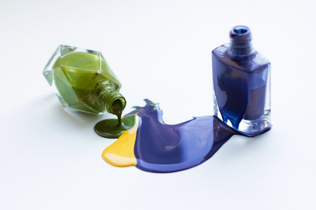 Jak unikać szkodliwych substancji w lakierach do paznokci