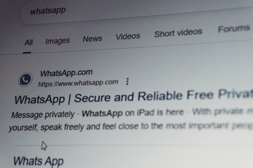 Mechanizmy cenzury w prywatnych komunikatorach