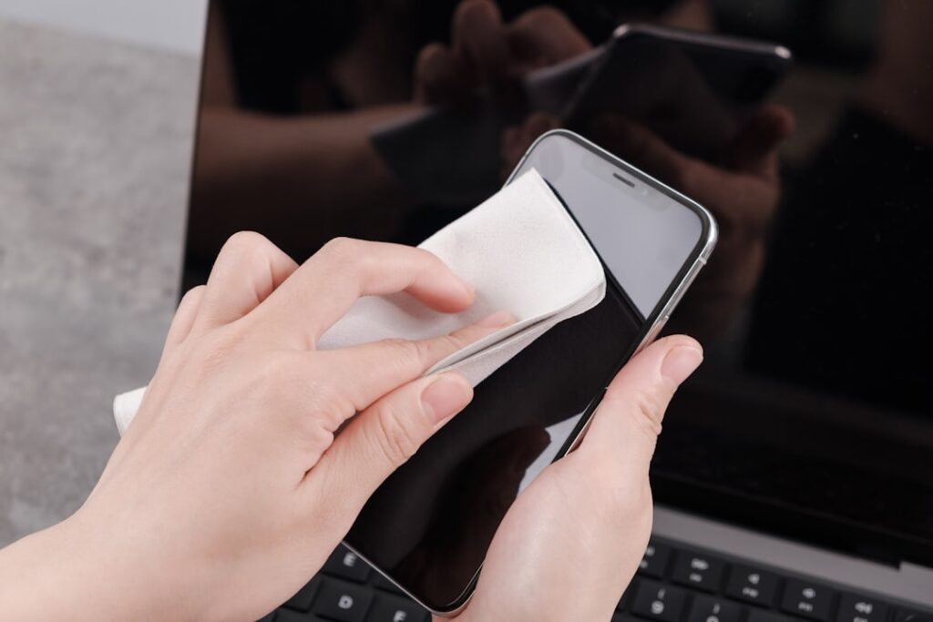 Sposoby na naprawę niedziałającego gniazda ładowania w smartfonie